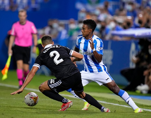 Edgar Yoel Bárcenas (drcha.) jugó los noventa minutos con su nuevo equipo. Foto Cortesía: @CDLeganes