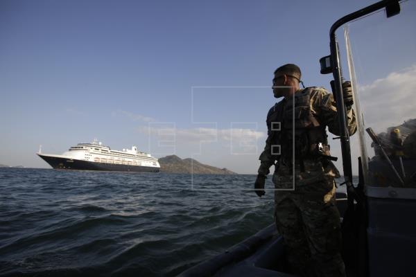 Este decreto reitera que los pasajeros y tripulantes que desembarquen en puertos nacionales, que deberán cumplir con todas las normas, protocolos y medidas sanitarias que implementa el Minsa. Foto: EFE