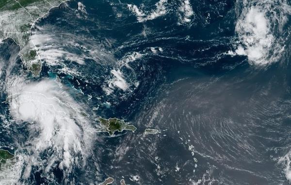 Imagen satelital cedida por la Oficina Nacional de Administración Oceánica y Atmosférica de Estados Unidos (NOAA) en la que se registró la localización del huracán Ida. EFE