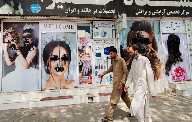 Las mujeres afganas no se fían de los talibanes. Foto: EFE