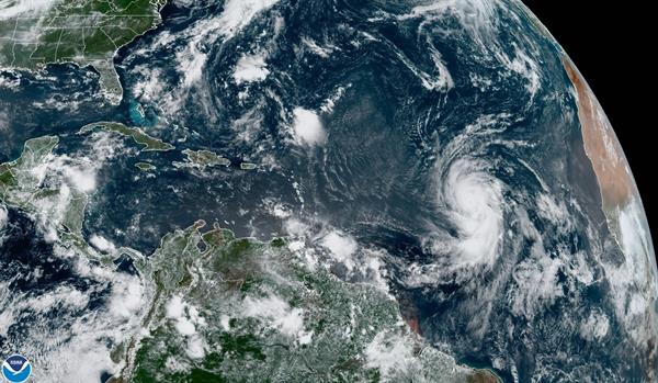 Localización del huracán Larry en el Atlántico hoy a las 11.20 hora local. EFE