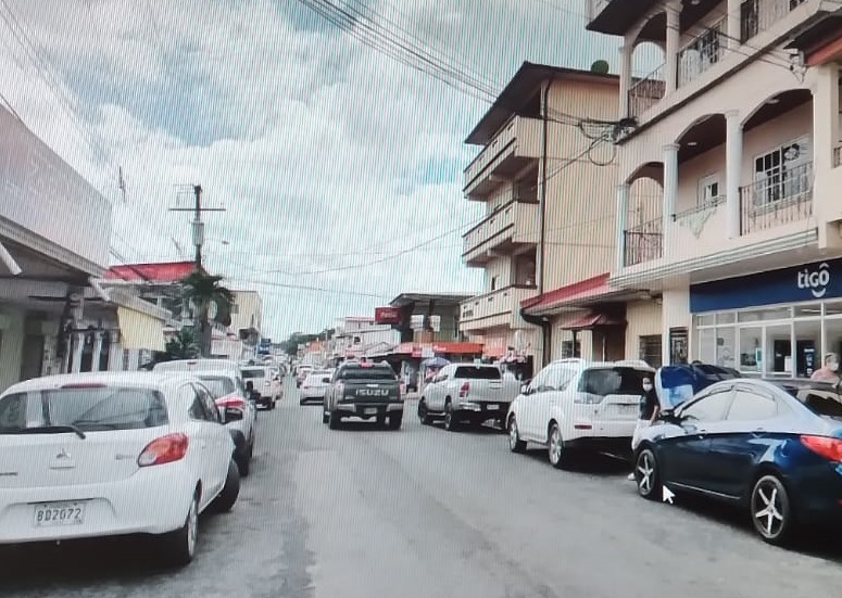 Para los azuerences el fin del toque de queda es clave para reactivar la economía.Foto: Thays Domínguez