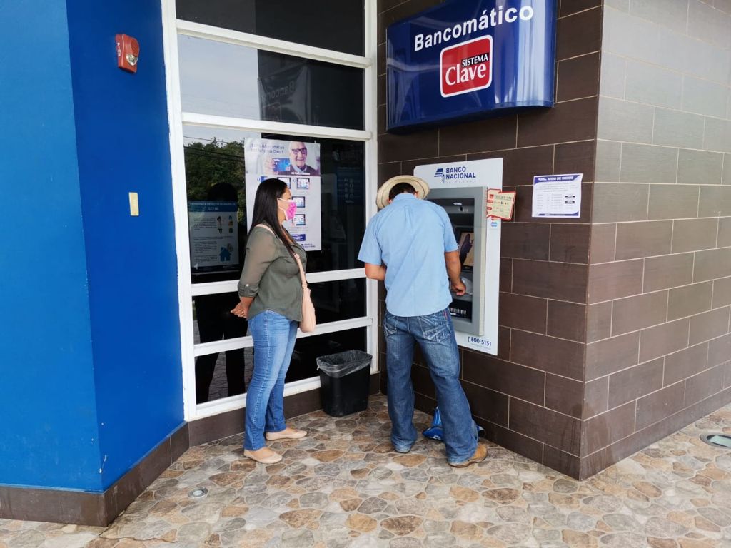 El pago se hará mediante el sistema de Clave social. Foto: Mides