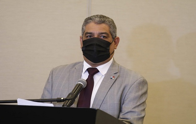 El ministro Luis Francisco Sucre dijo que las reaperturas siguen avanzando. Foto: Cortesía Minsa