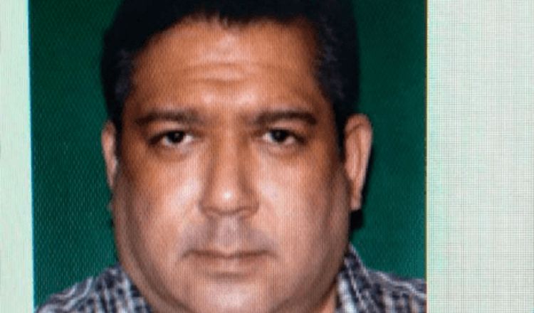 A Sergio Davis le incautaron supuestamente unas armas de fuego en un allanamiento en el 2019.