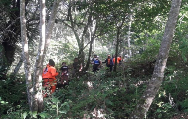 La joven recibió atención por parte de los paramédicos del cuerpo de bomberos. Foto: Mayra Madrid