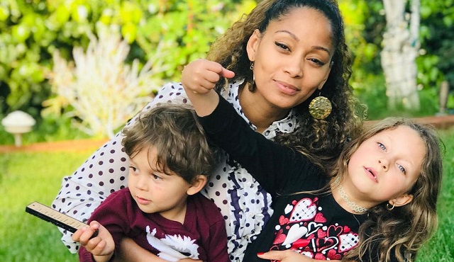 Gwendolyn Stephenson y sus hijos, Dylan y Emma. Foto: Instagram