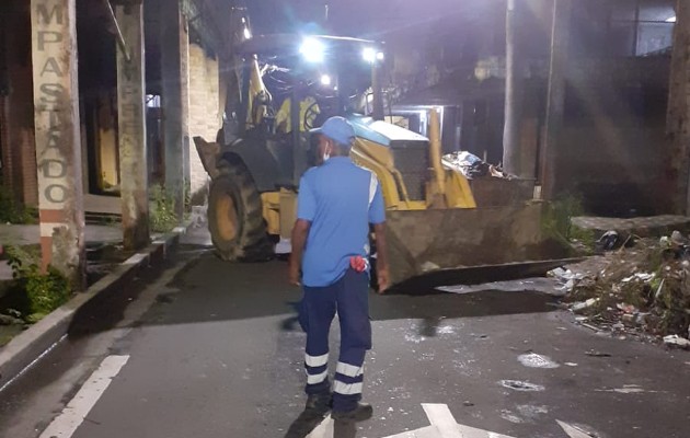 Ninguno de los trabajadores resultó herido, pero no pudieron iniciar sus labores. Foto: Diomedes Sánchez