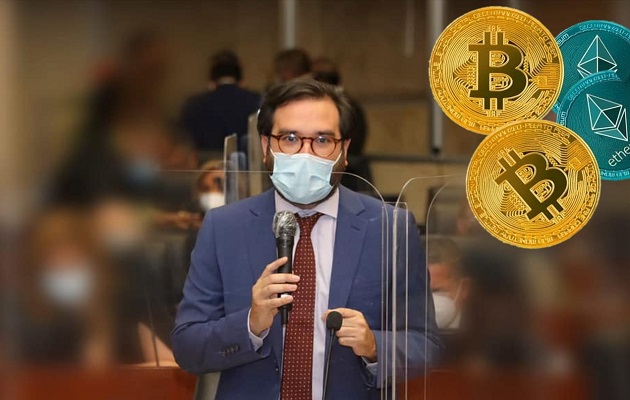 Gabriel Silva explicó que las criptomonedas no serán de uso obligatorio. Foto: Cortesía Asamblea Nacional e Internet