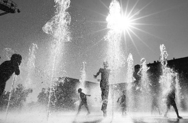 El calentamiento global está generando una cascada de efectos secundarios como aumento de la temperatura, sequías y olas de calor. Foto: EFE.