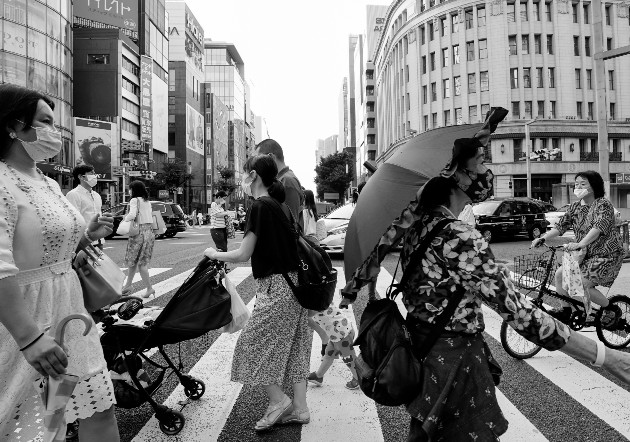 Camino largo y arduo es ese, de aceptar responsabilidades personales, de saber que nadie puede hacer por otro lo que a él le toca hacer. Foto: EFE.