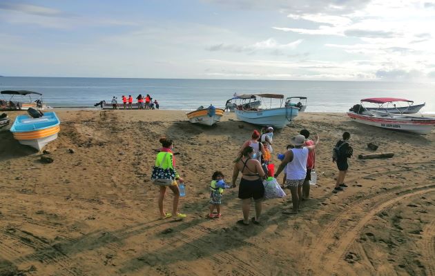 Las autoridades precisan que para abordar las embarcaciones y visitar las islas el aforo es de cinco a seis individuos. Foto: Thays Domínguez