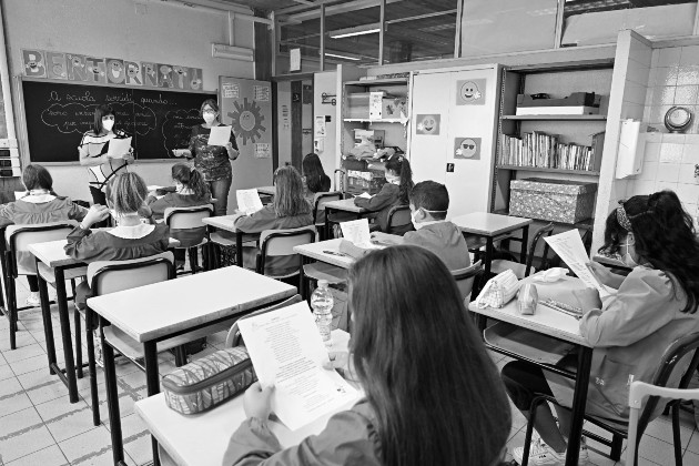 Los centros educativos deben estar abiertos al proceso de enseñanza-aprendizaje. Foto: EFE.