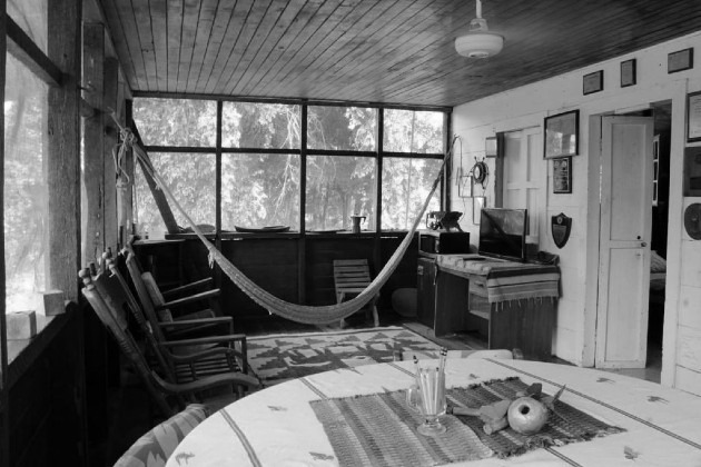 Estado actual de la sala de la casona que fue propiedad de los abuelos maternos de Stanley Heckadon.  Foto: Breicy Cedeño, estudiante de Periodismo.