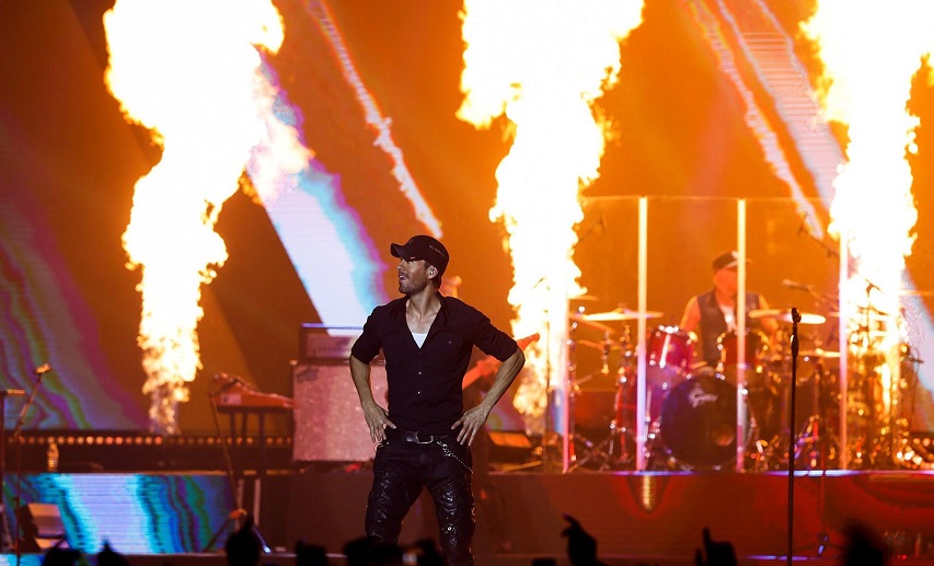 El cantante español Enrique Iglesias en una imagen de archivo durante un concierto. EFE/David Fernández