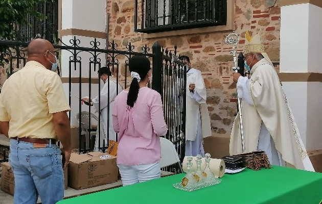 No se permitirán procesiones, incluyendo las vehiculares, caminatas y cualquier actividad que genere aglomeración de personas. Foto: Thays Domínguez 