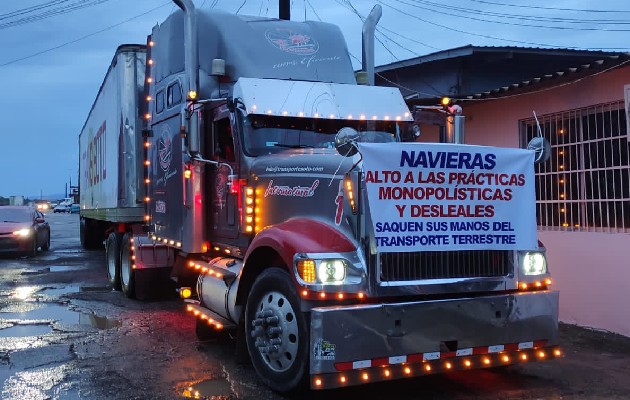La Coordinadora Nacional de Transporte Terrestre de Carga Contenerizada (CNTCC) de Panamá inició este jueves un paro indefinido. Foto: Cortesía 