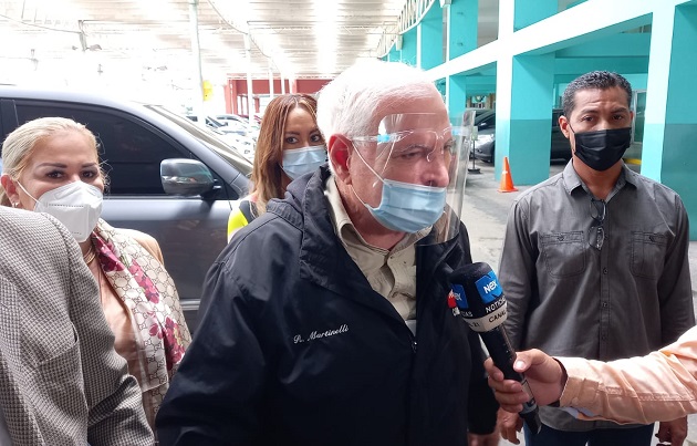 El exmandatario Ricardo Martinelli a su llegada hoy al Sistema Penal Acusatorio de Plaza Ágora. Foto: Víctor Arosemena