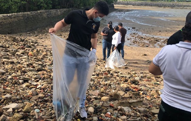 Jornadas de limpieza de Playa. Foto: Cortesía Mi Ambiente