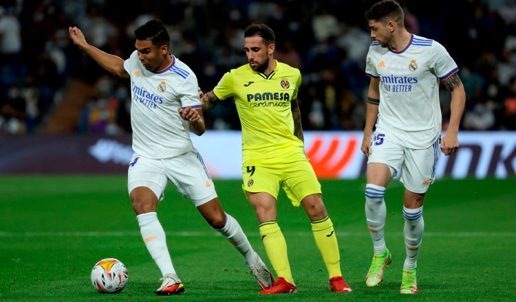 Ancelotti apostó por el uruguayo Fede Valverde (dcha.) como lateral derecho. Foto: EFE