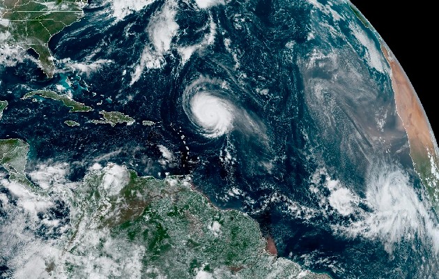 Depresión tropical puede evolucionar a tormenta Víctor. Foto: EFE