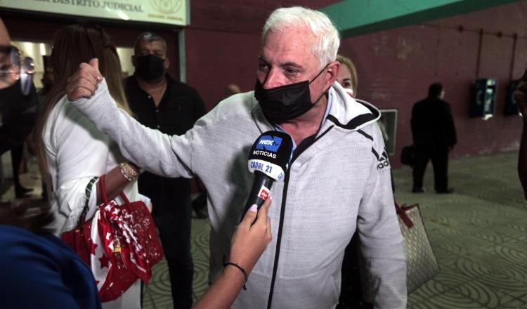 Ricardo Martinelli ha venido denunciado ser víctima de una persecución política que busca inhabilitarlo para las elecciones de 2024.  Foto: Víctor Arosemena