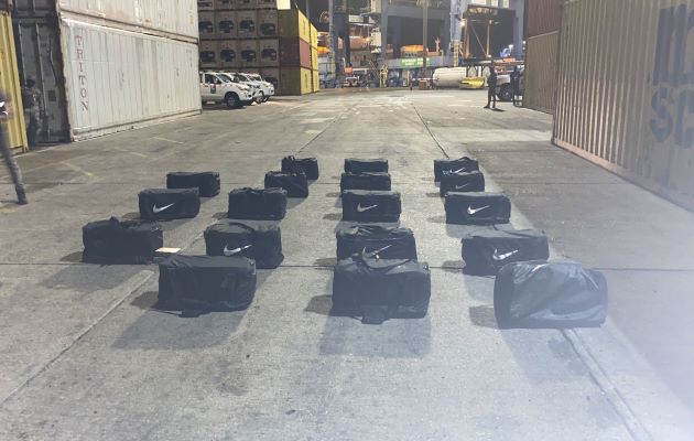 En Colón la sustancia ilícita fue encontrada en 18 maletines. Foto: Ministerio Público
