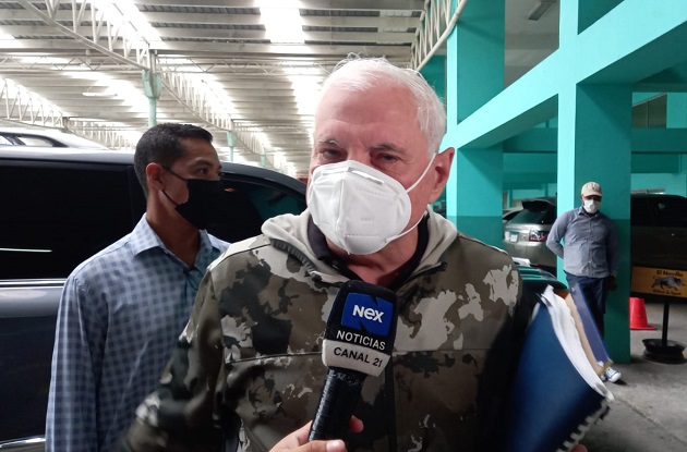 El exmandatario Ricardo Martinelli a su llegada hoy al Sistema Penal Acusatorio de Plaza Ágora. Foto: Víctor Arosemena