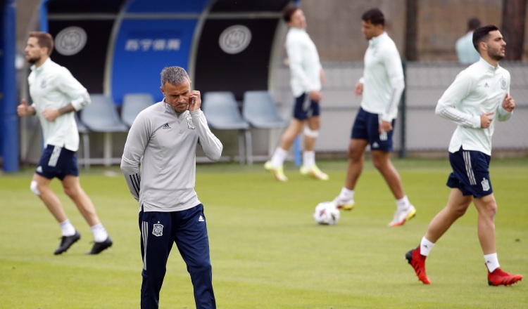 El entrenador de España, Luis Enrique, dijo que las figuras de Francia no harán que cambie su planteamiento de juego. Foto: EFE