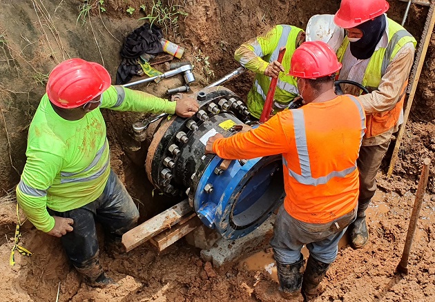 Instalación de válvula de control de la interconexión en Chilibre. Foto: Cortesía Idaan