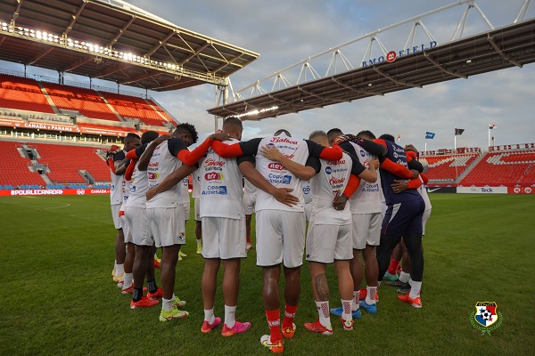 Jugadores de Panamá antes de los entrenamientos en Toronto. Foto:Fepafut