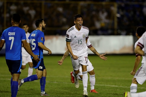 México ganó de visita 2-0 ante El Salvador. Foto: EFE