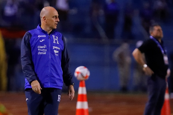 Sebastián Coito, separado de su cargo como técnico de Honduras. 