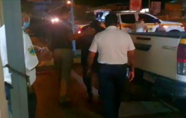 El detenido es un hombre de nacionalidad colombiana, con una alerta internacional para responder por delitos relacionados con tráfico de drogas y homicidio, en el vecino país. Foto: Eric Montenegro