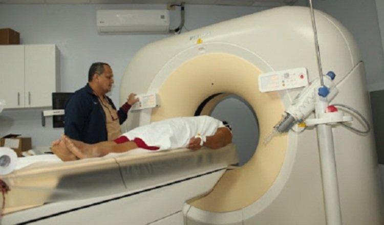 El equipo es utilizado por diversas especialidades médicas. Foto: Archivo