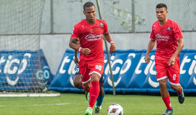 'Chino' Pereira y Martín Gómez del Sanfra. Foto:LPF