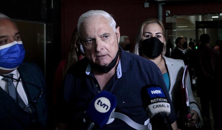 Ricardo Martinelli, en reiterdas ocasiones, ha indicado que le han violado todos sus derechos. Víctor Arosemena.