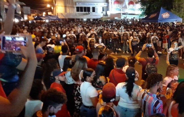 En las imágenes difundidas en redes sociales se ve aglomeración de personas debido a que las personas se ubicaron en una sola calle, mientras que el resto de las áreas se encontraban despejadas. Foto: Thays Domínguez