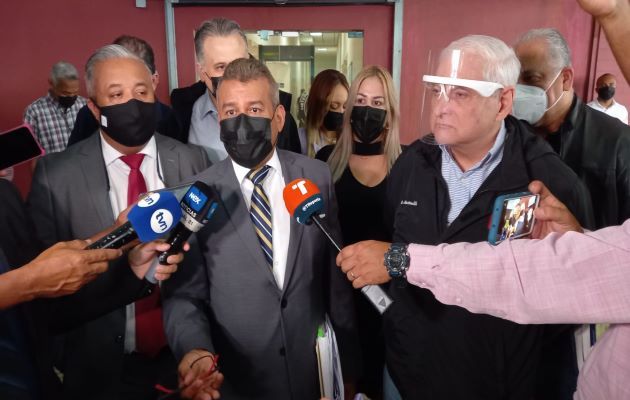 El expresidente Ricardo Martinelli y su defensa denuncian una serie de irregularidades del juicio de los supuestos pinchazos. Foto: Grupo Epasa