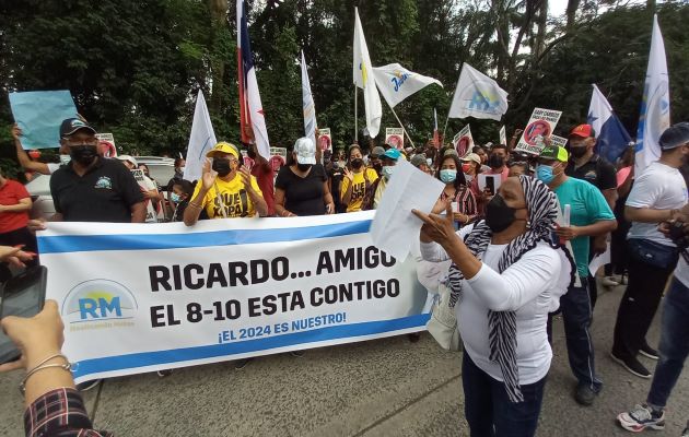 Miembros de Realizando Metas exigen a la Corte Suprema de Justicia mantenerse firme y no ceder a presiones. Foto: Víctor Arosemena