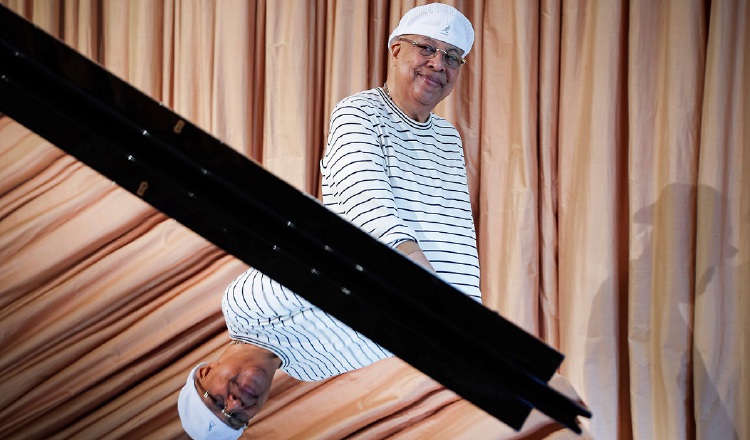 El pianista, compositor y arreglista cubano Chucho Valdés cumple 80 años. 