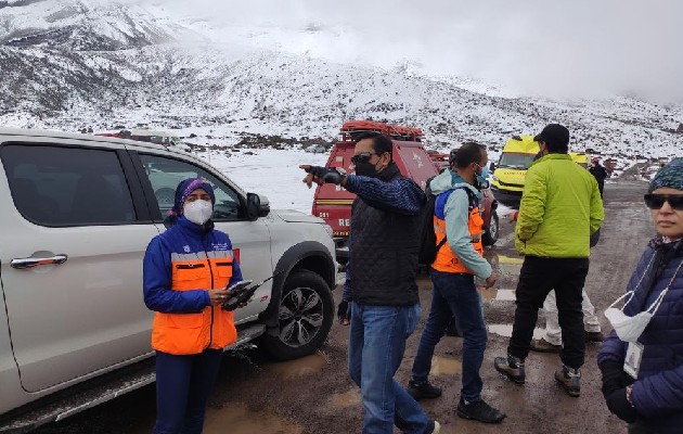 Avalancha sorprendió a turistas cuando escalaban el nevado Chimborazo. Foto: Cortesía