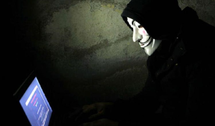 El lado oscuro de las redes sociales, expone a menores a situaciones fuera de su control, lo que requiere la vigilancia de los padres. Foto: Archivo