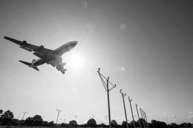 Conversando con el personal de vuelo, me intimaron que prefieren las rutas internacionales dado que durante los vuelos domésticos existen todo tipo de percances con pasajeros gringos que no obedecen los protocolos de la Covid-19. Foto: EFE.