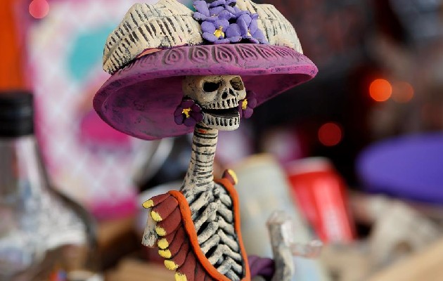 Los muertos, los dioses, el perro y la catrina, los personajes del Día de Muerto en México. Foto: EFE