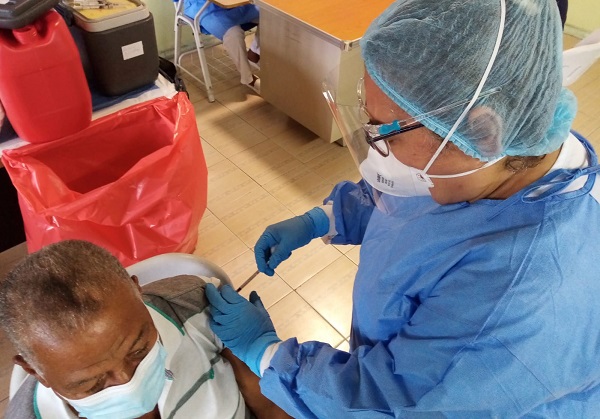 Hasta el corte de hoy se han aplicado 5,821,464 vacunas contra la covid-19 en Panamá. Foto: Cortesía @CSSPanama