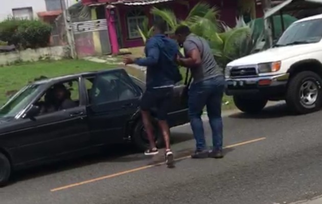 Ambas víctimas fueron trasladadas hacia el servicio de urgencias de la Policlínica de la Caja de Seguro Social de Sabanitas. Foto: Diomedes Sánchez Ambas víctimas fueron trasladadas hacia el servicio de urgencias de la Policlínica de la Caja de Seguro Social de Sabanitas. Foto: Diomedes Sánchez