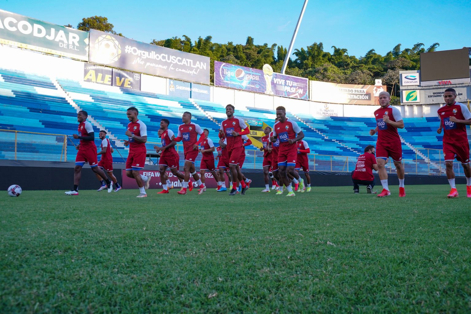 cuscatlann-1.jpg Panamá se ejercita en el estadio Cuscatlán. Foto: Fepafut