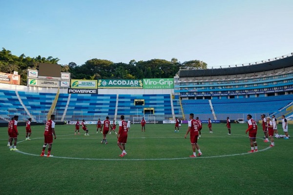 cusctlann-.jpg Panamá en los entrenamientos en el Cuscatlán. Foto: Fepafut