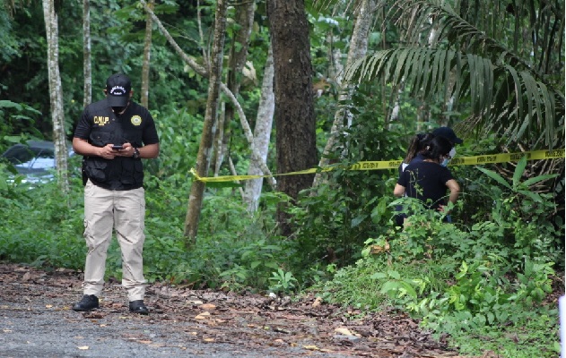 El 22 de junio fue encontrado en una zona boscosa adyacente a la vía Centenario el cuerpo de otra mujer, de 40 años, en avanzado estado de descomposición. Foto. Eric Montenegro El 22 de junio fue encontrado en una zona boscosa adyacente a la vía Centenario el cuerpo de otra mujer, de 40 años, en avanzado estado de descomposición. Foto. Eric Montenegro
